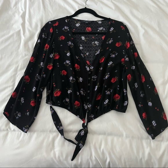 American Eagle Outfitters Tops - American Eagle Flower Blouse
